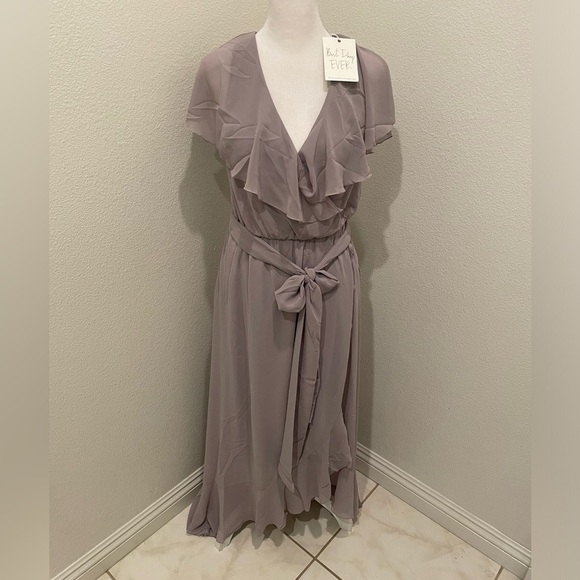Show Me Your MuMu Dresses & Skirts - NWT Show Me Your Mumu Dress MUMU Jess Ruffle MIDI Dress Dove Grey Chiffon​​​​​​